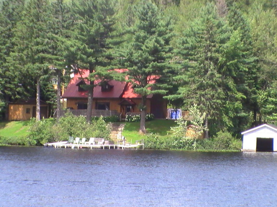 St Adolphe d'Howard petit village retiré mais très sympa